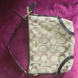 COACH Chelsea Katrina Signature Canvas Patent Leather Hobo Tote Purse Bag